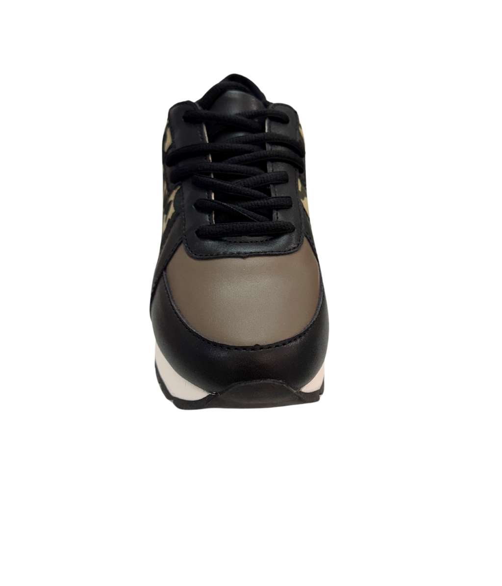 Geri Sneaker in Camo
