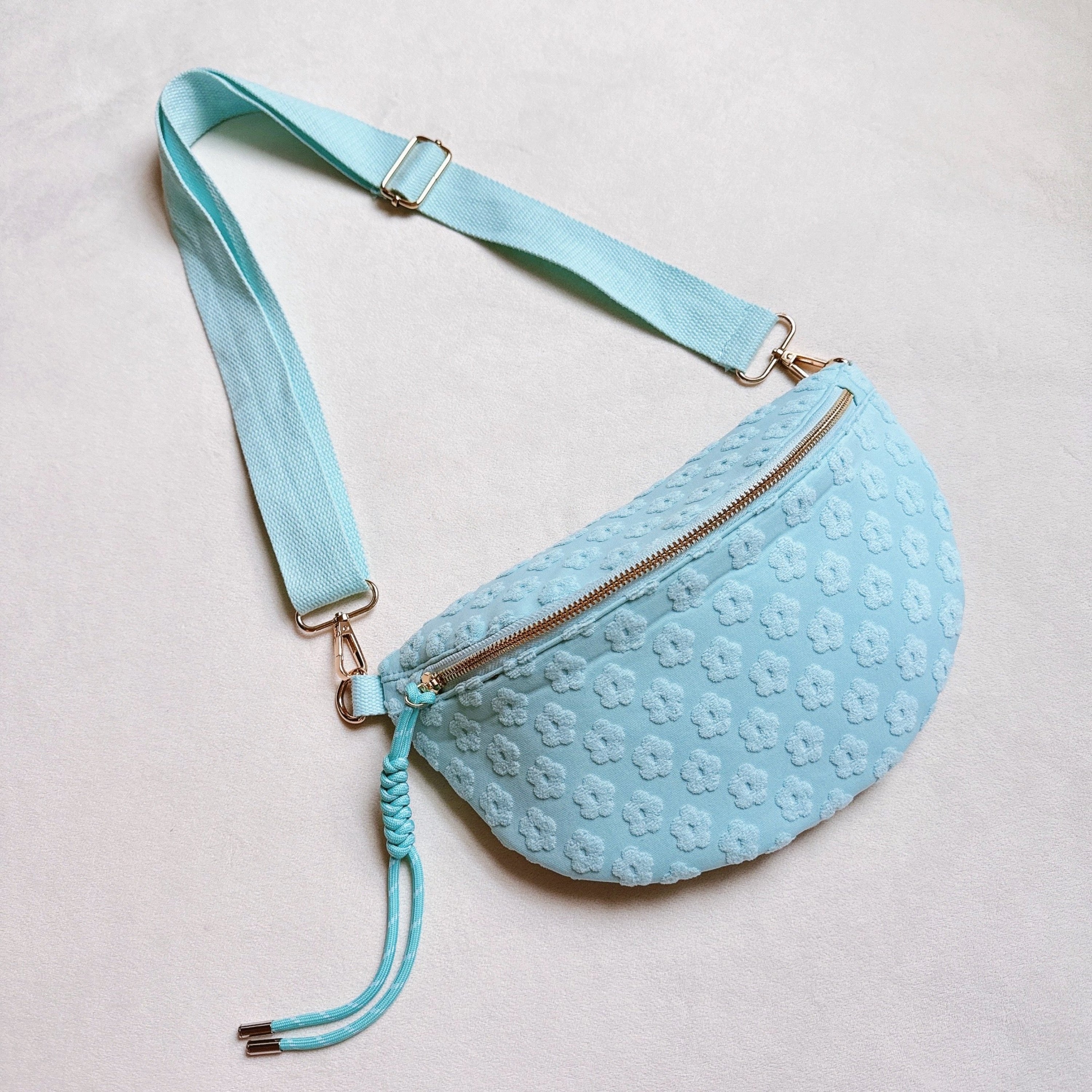 Daisy Blossom Sling Bag