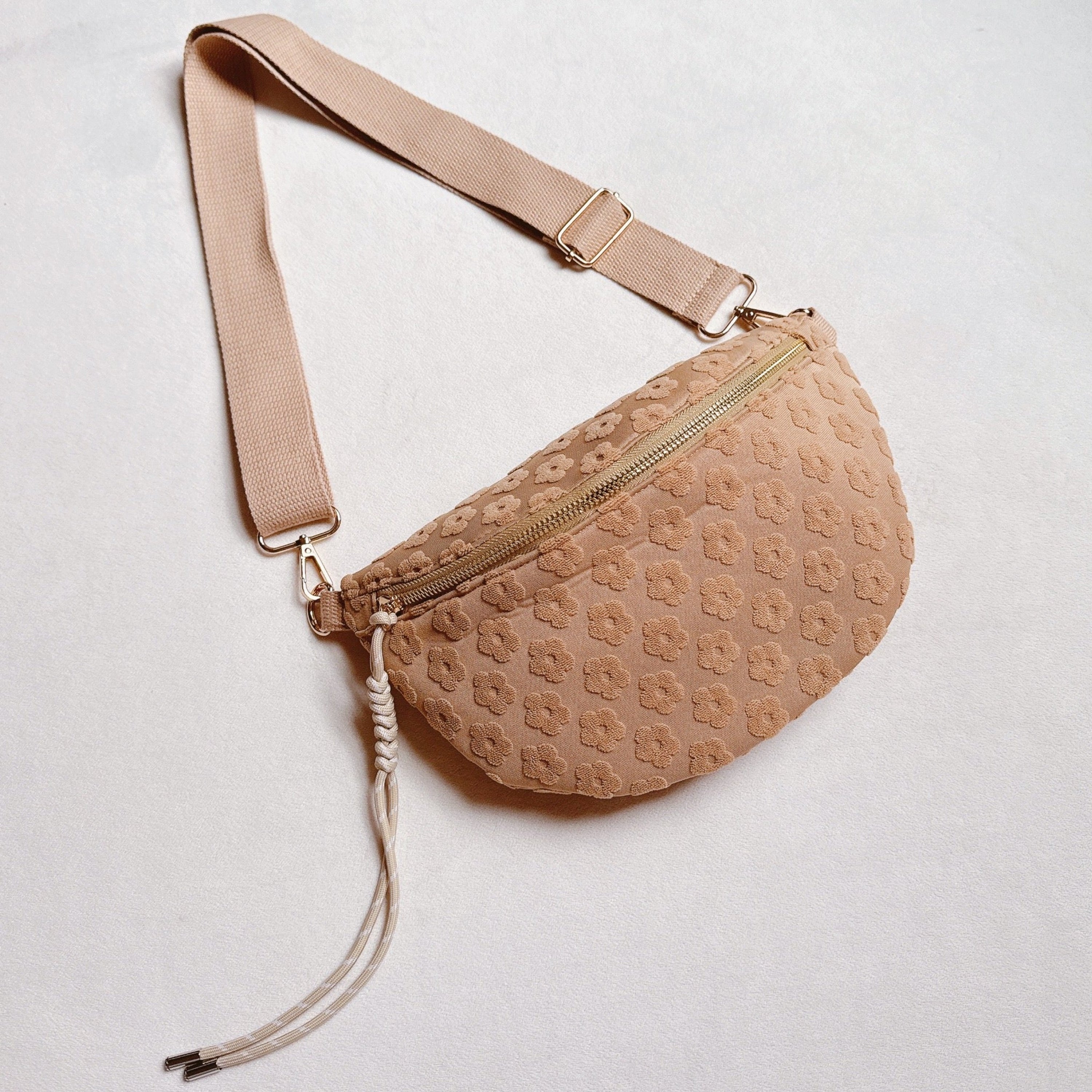 Daisy Blossom Sling Bag