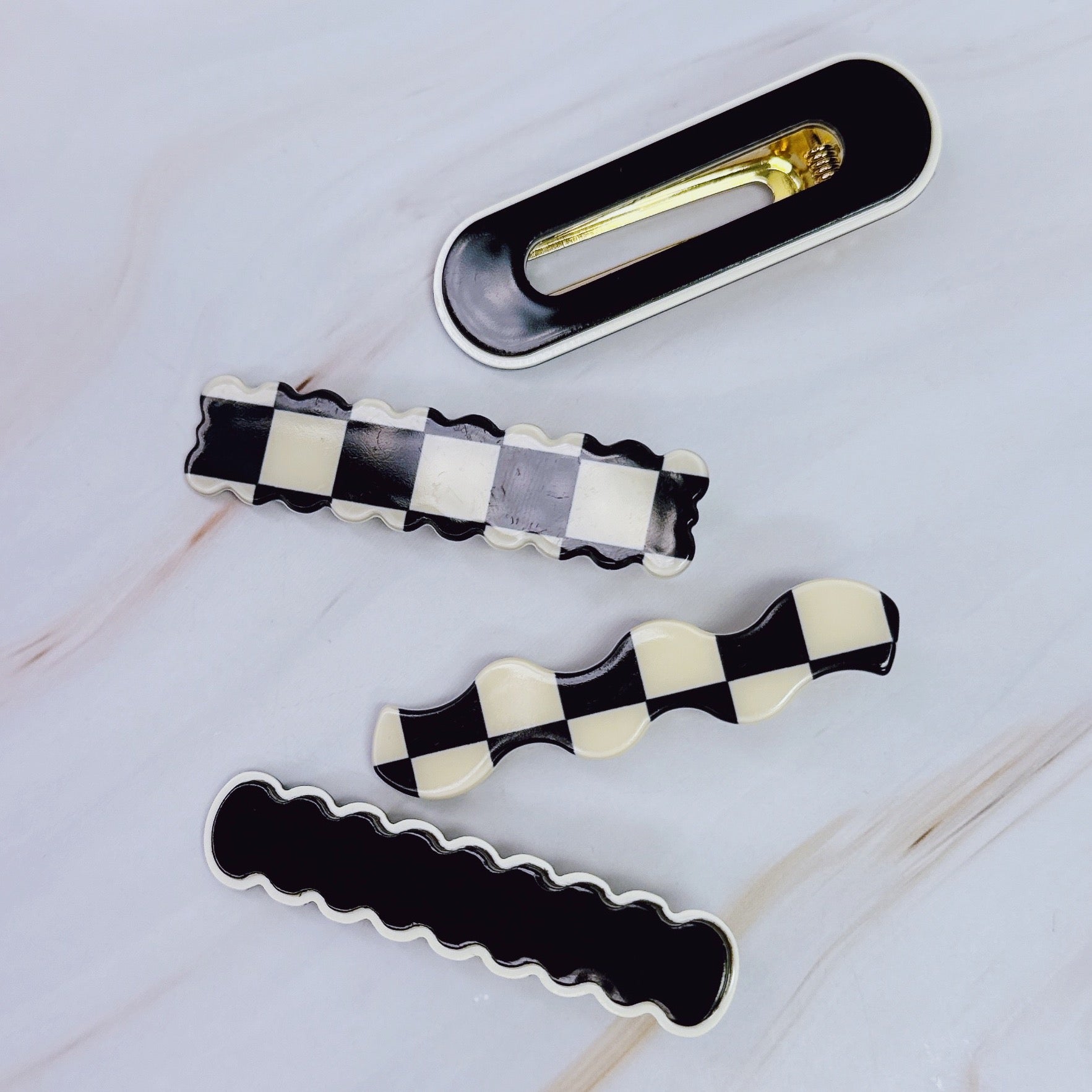 Checkered Wavy Creaseless Hair Clip