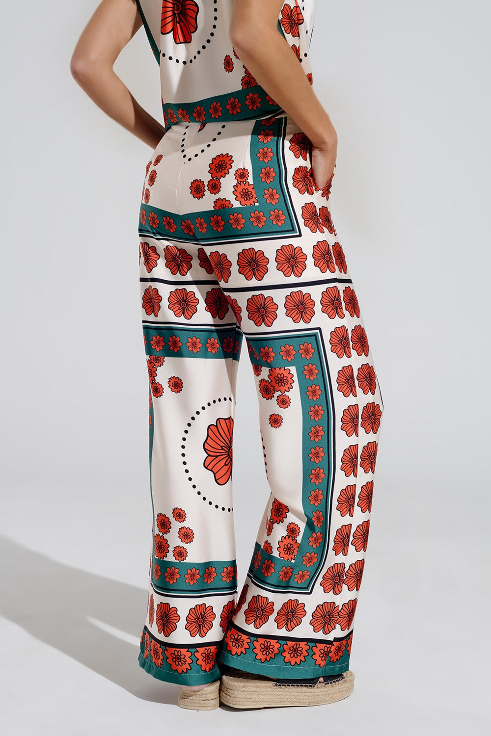 Frida Floral Satin Flared Pants – Crème