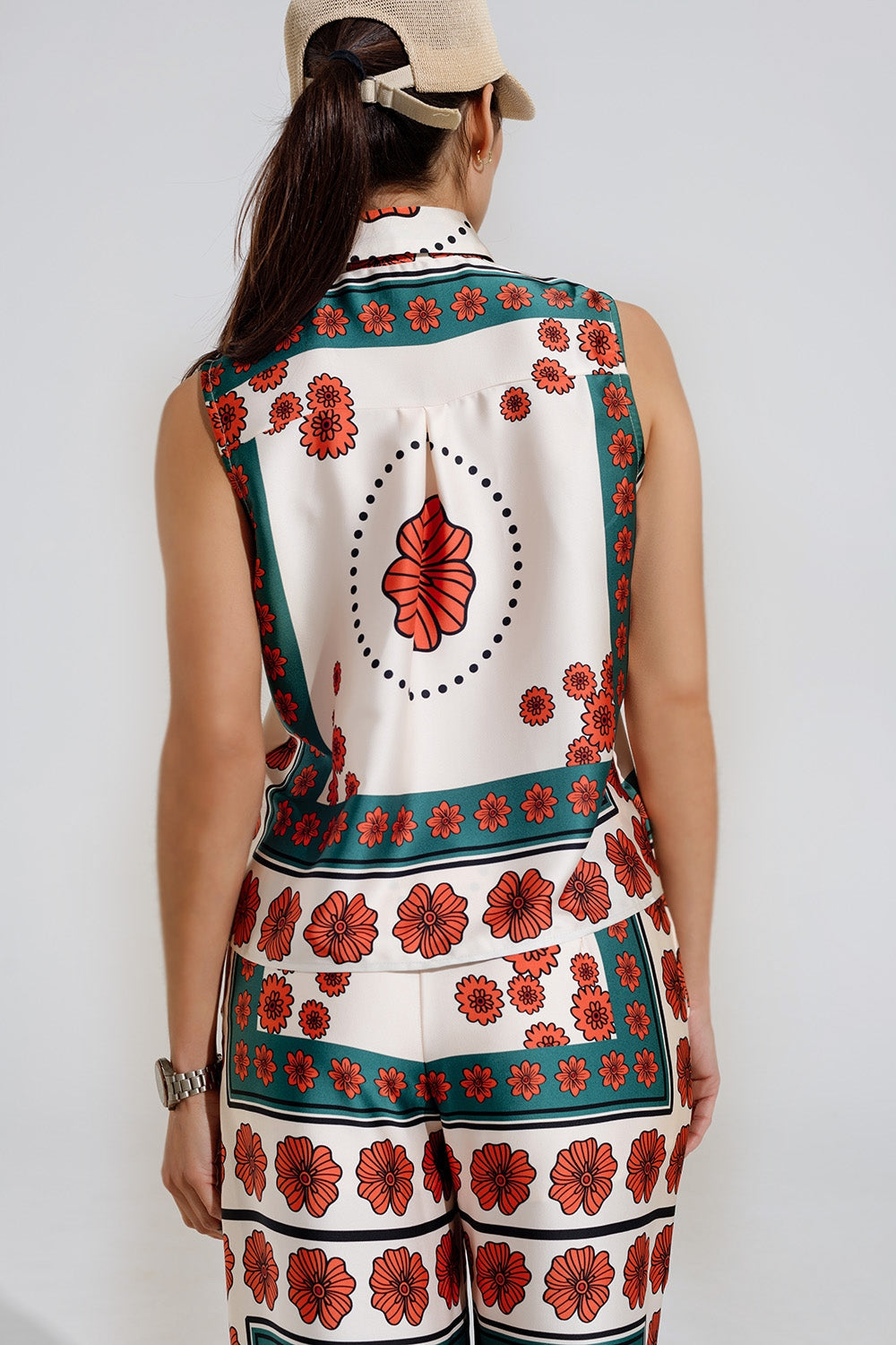 Frida Floral Satin Sleeveless Shirt – Crème