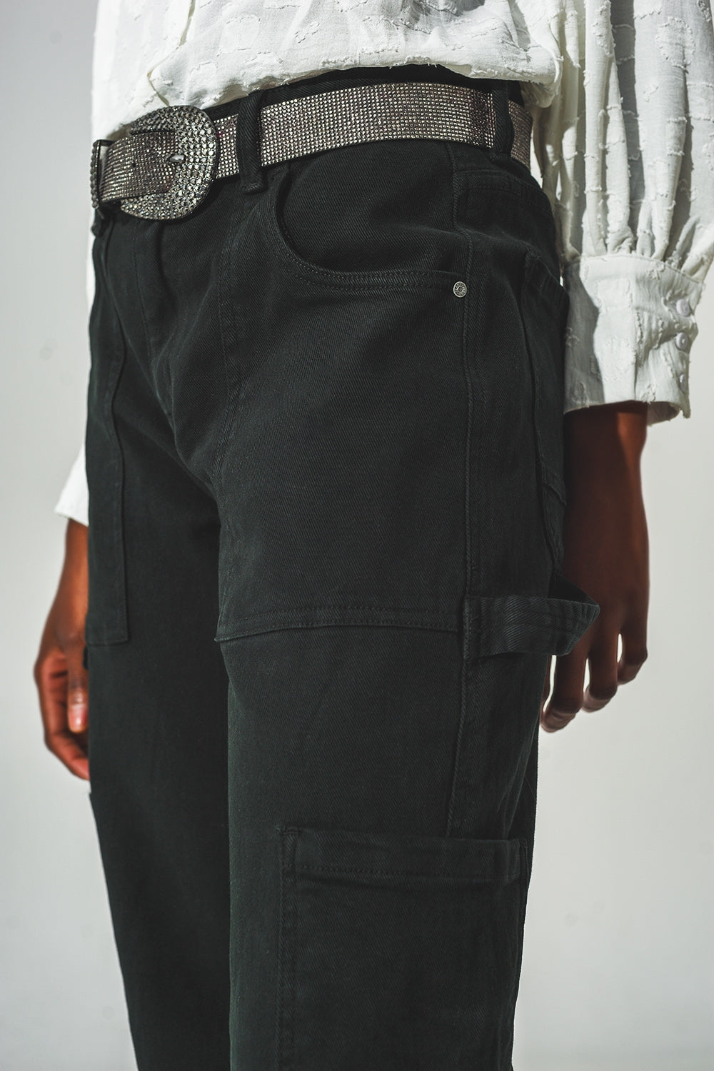 Farah Straight Leg Cargo Pants in Black