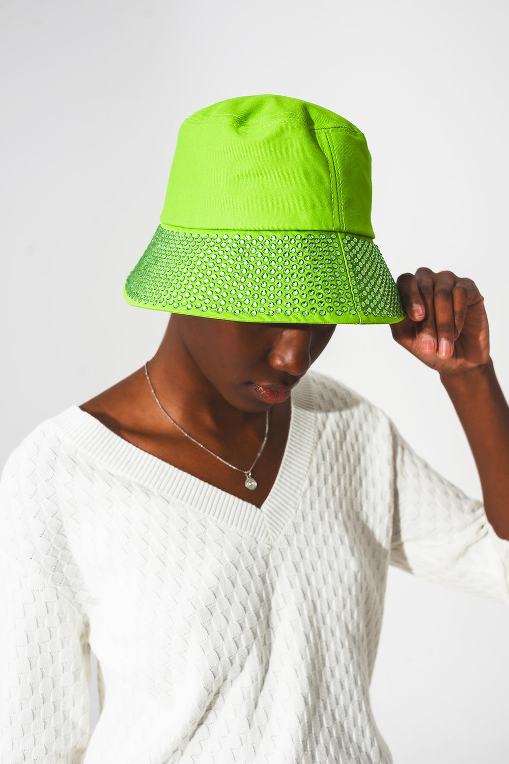 Nayeli Strass Detail Bucket Hat in Green