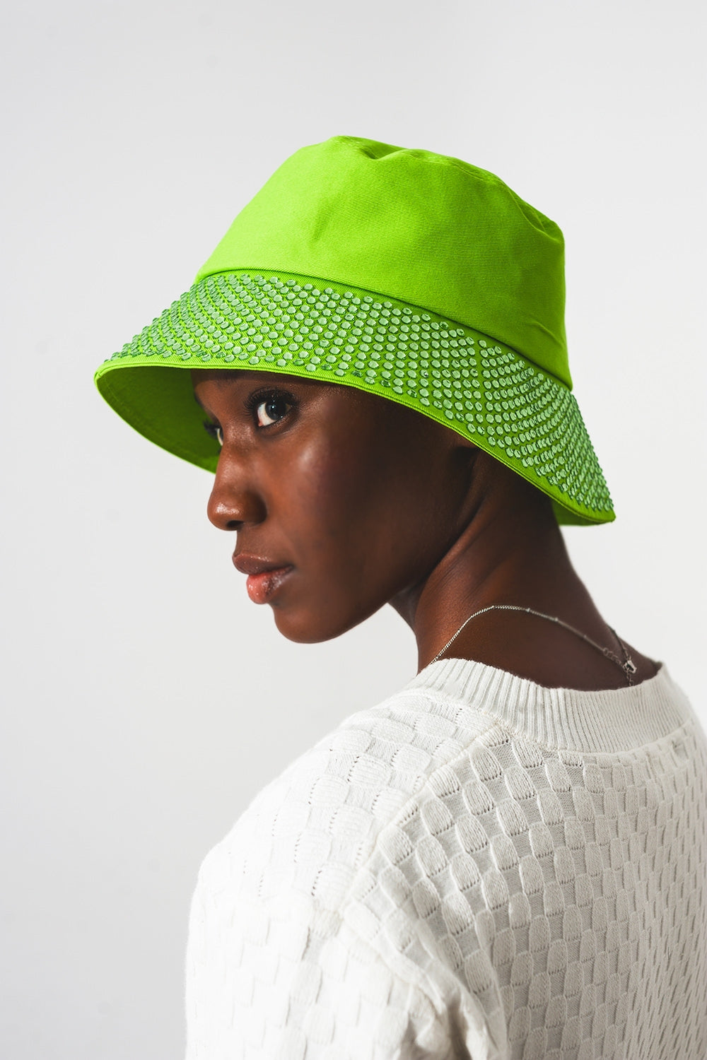 Nayeli Strass Detail Bucket Hat in Green